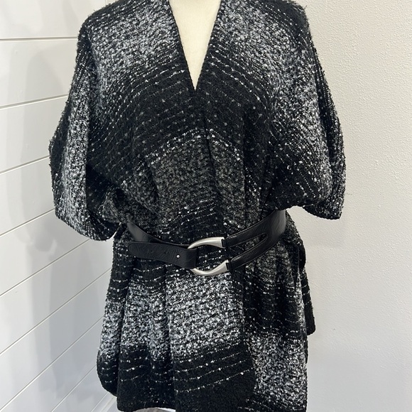 WOOLRICH RUANA/CAPE BLACK GREY ONE SIZE LIGHTWEIGHT LAYER MINIMALIST WARM - Picture 7 of 7